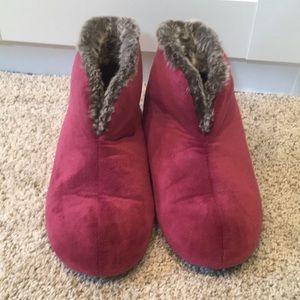 Raspberry Dearfoam slippers